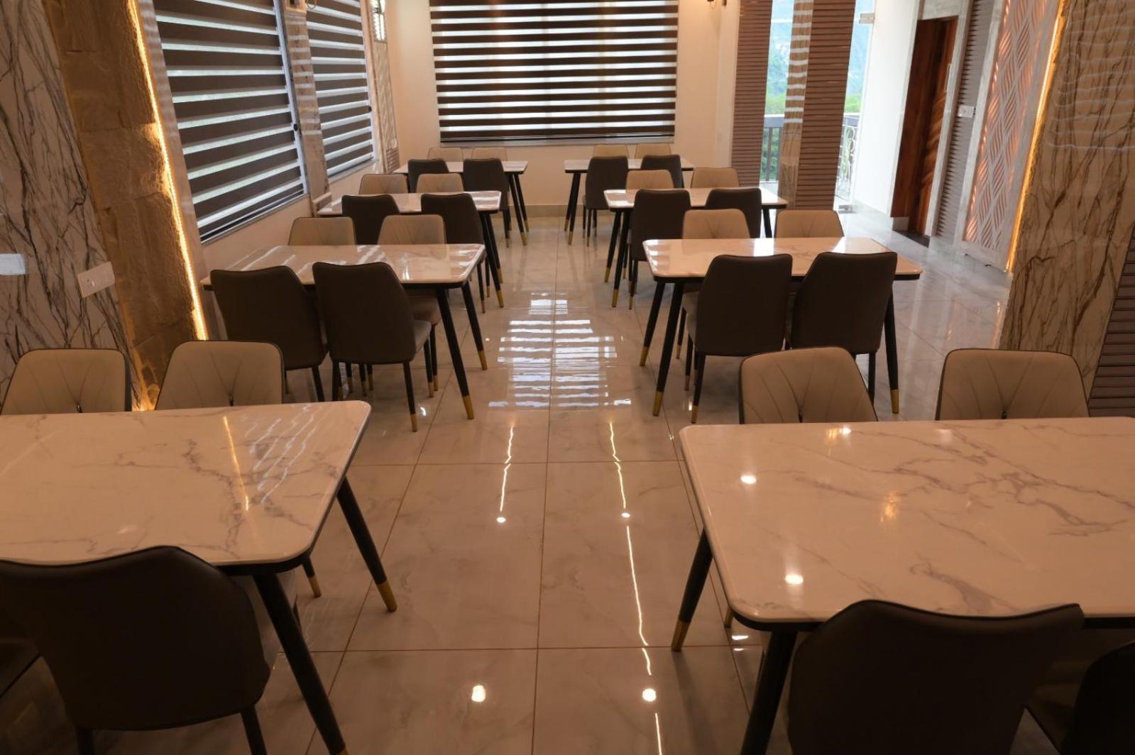 Hotel Udit Inn Rudraprayag Ngoại thất bức ảnh