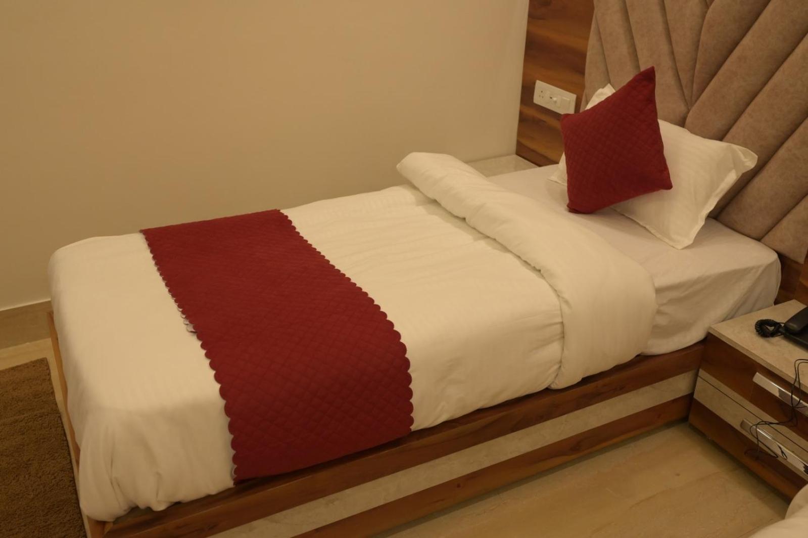 Hotel Udit Inn Rudraprayag Ngoại thất bức ảnh