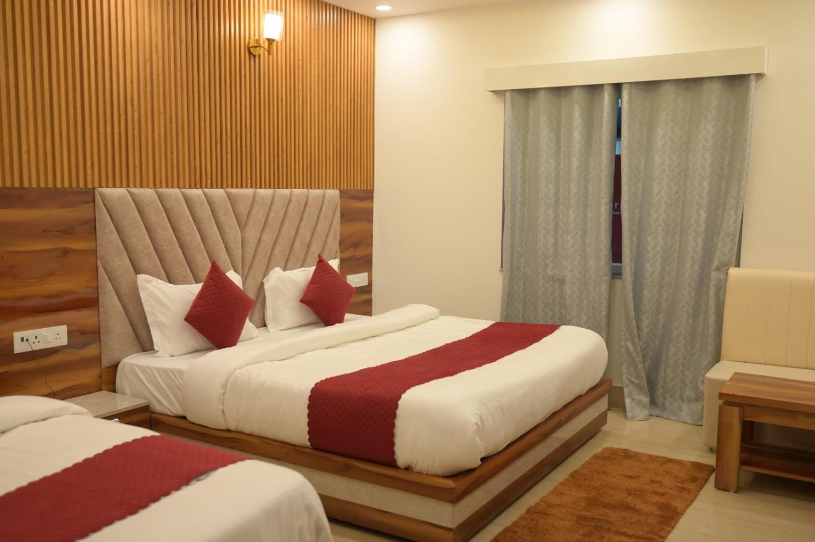 Hotel Udit Inn Rudraprayag Ngoại thất bức ảnh